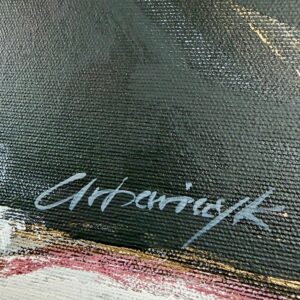 Zbliżenie sygnatura autora – portret kobiety malowany akrylem